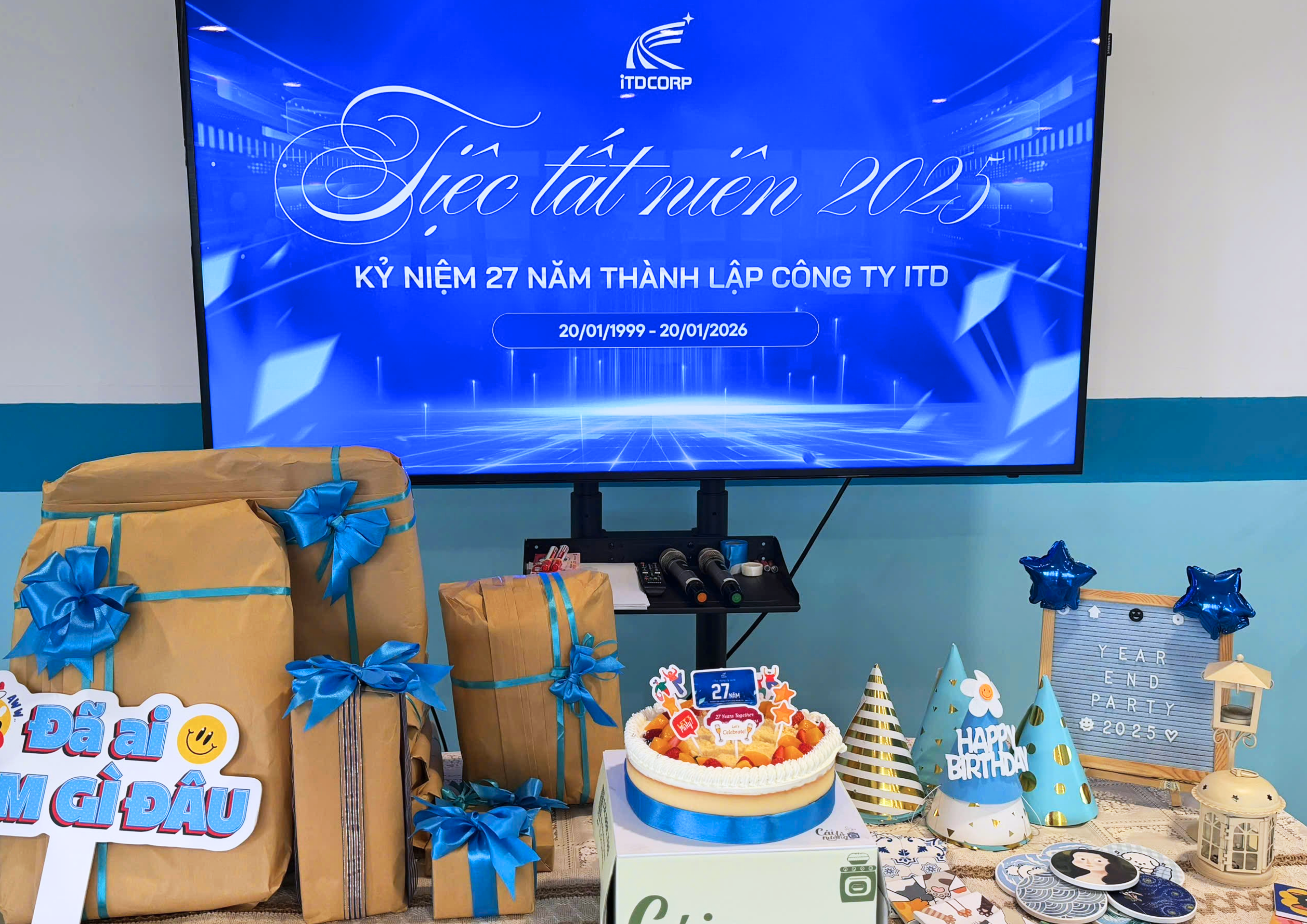 Góc trang trí Tiệc Tất Niên 2025